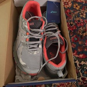 ASICS Scram 4 Running Shoes for Women in Stone Grey and Coral